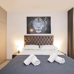 https://classy-apartments-in-city-centar.hotelinzadar.com